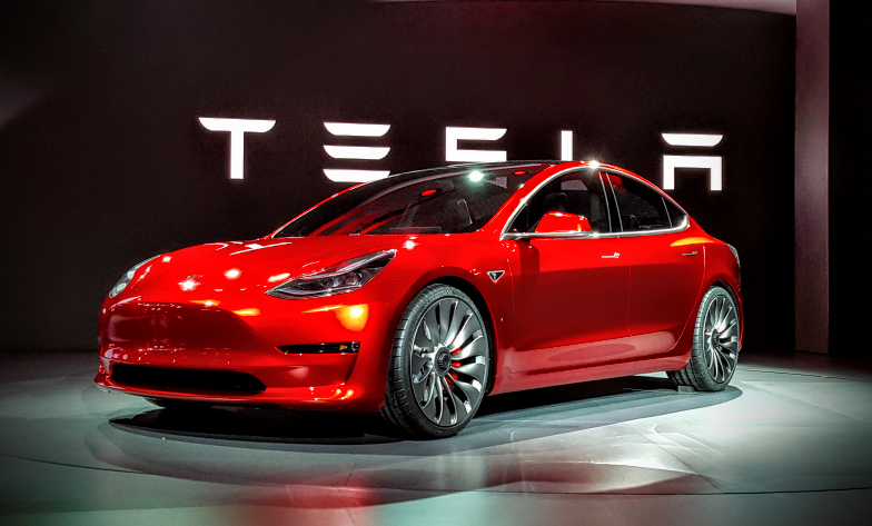 Tesla снизила в Северой Америке цены на автомобили на 6% для поддержания спроса