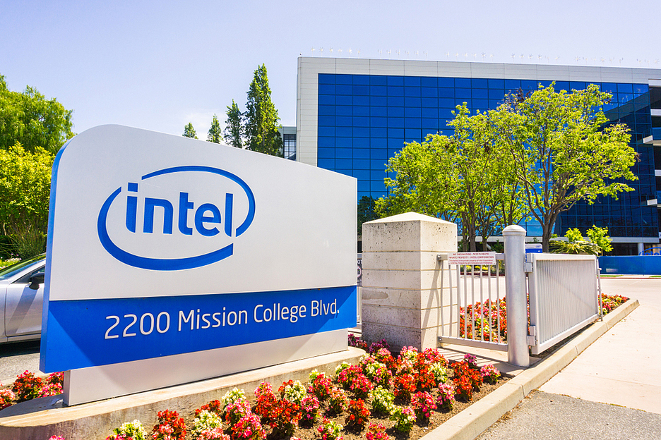 Intel собирает суперкоманду