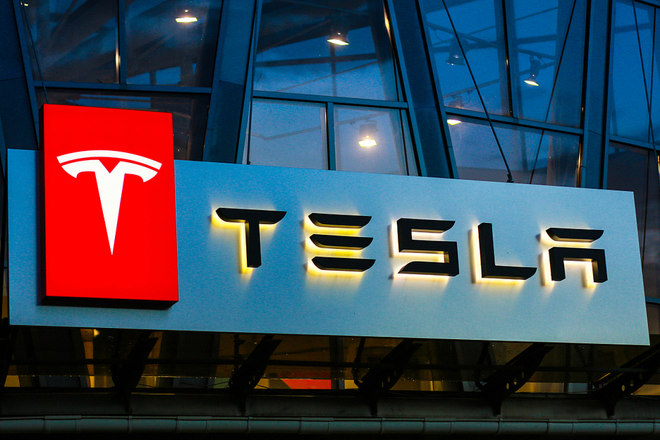 Tesla стала самым дорогим автопроизводителем в мире с капитализацией $209 млрд 