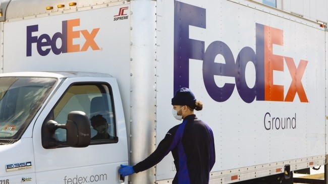 Акции FedEx выросли на 9% после публикации лучших, чем ожидалось, квартальных результатов