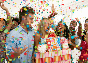 How to benefit from strategic marketing Christmas to all areas of business. Infographics