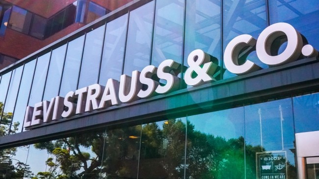 Levi Strauss сообщил о падении продаж на 62% во втором квартале и сокращении 15% персонала