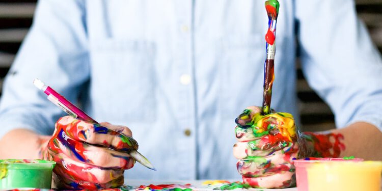 Recipes of popularity in Instagram: learning from brands