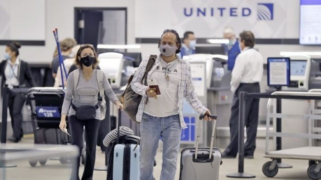 United Airlines объявляет о возможных сокращениях более трети персонала с 1 октября