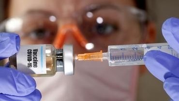Вакцина от Pfizer и BioNTech получила “ускоренный” статус от регулирующих органов