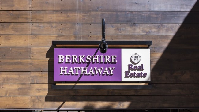 Berkshire Hathaway продает акции американских банков, покупая 21 млн. акций Barrick Gold за $563 млн.