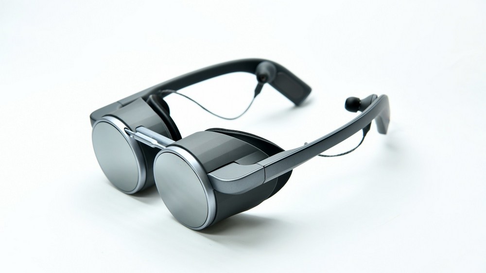 VR-очки Panasonic спереди выглядят как очки для плавания