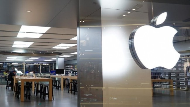 Доходы и прибыль Apple превзошли ожидания, но продажи iPhone упали на 20%