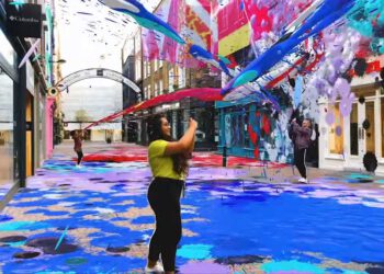 Snap launches cloud experiment with augmented reality