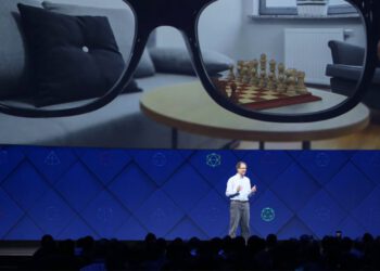 Facebook signed an agreement with the parent company Ray-Ban to develop “AR points”