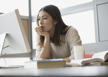 The role of chatbots in online teaching