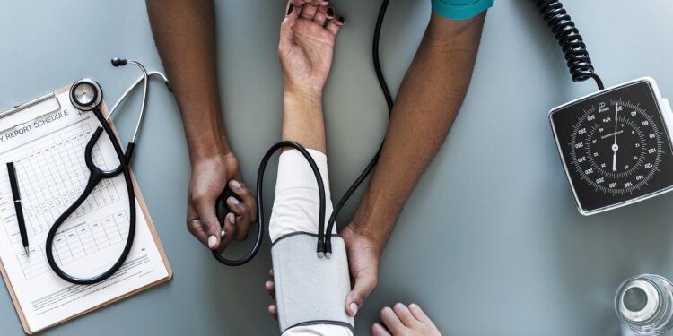 Knowing the blood pressure through a video of the face