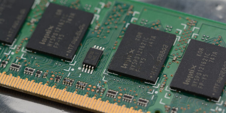 IBM manufactures a silicon neural network that consumes 100 times less than current ones