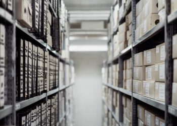 This warehouse is based on autonomous machines to 90%