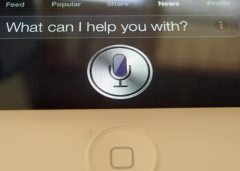 Conversational interfaces: the three phases of technology