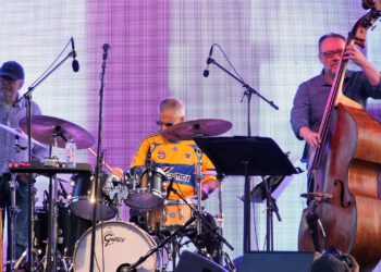 Composing jazz is not for a neural network, although it has been tried