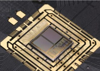 Artificial intelligence based on silicon neurons