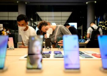 Samsung ahead of Apple: smartphone sales increase significantly