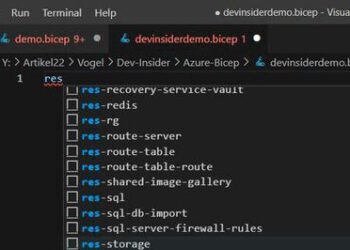 Autocompletion in VS Code helps to create bicep files.