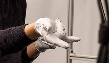 Oculus patents a glove with internal camera tracking and could show a new autonomous viewer sent by the community