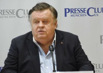 Supervisory Board Chairman Helmut Thoma settles with management