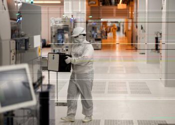 New Infineon CEO Hanebeck warns of “challenging environment”