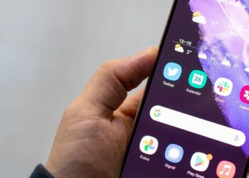 “Simple mode” and “Health” make everyday life easier