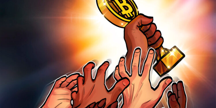 More and more retail investors are cracking the 1 BTC mark