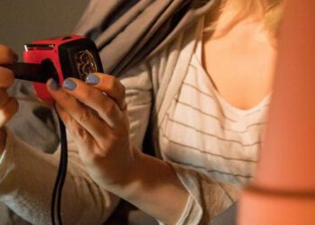 Cheap crank radios also serve their purpose