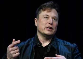 Musk threatens to withdraw from Twitter takeover and insists on account data