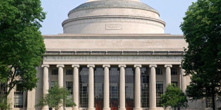 According to MIT professor, DeFi can reduce power of banks