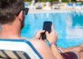 Social media and Co.: Holidays with smartphone: secure digital life well