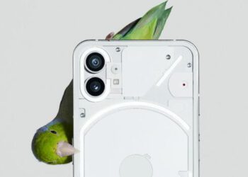 The Nothing Phone sends illuminated signs