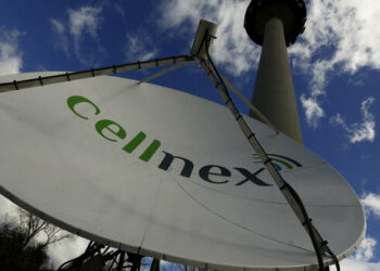 Cellnex withdraws from the bidding war for the telecom radio towers