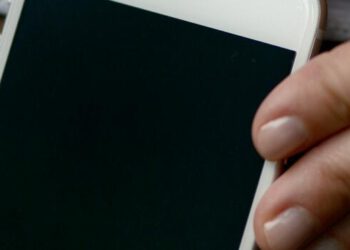 Cell phones out of cases and trouser pockets in the heat