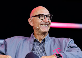 Telekom prepares farewell to CEO Timotheus Höttges
