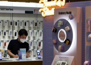 Samsung increases sales and profits, benefits from semiconductor shortage