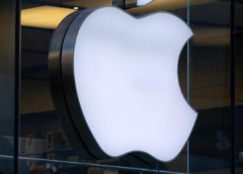 Apple brings nude photo alert feature to Germany