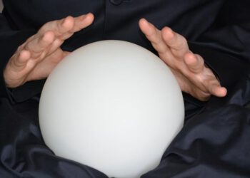 Ex-Goldman Sachs executive warns: Economy will fall off a cliff