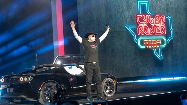 Tesla shareholders vote for further stock split – Musk announces new factory