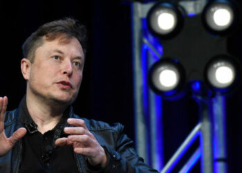 Musk continues to play with possible Twitter takeover