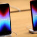 Apple warns of security vulnerability in devices