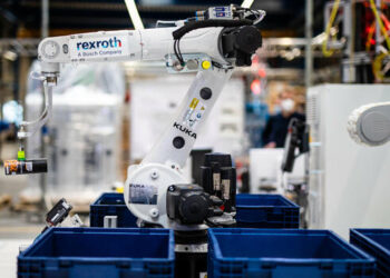 Software manufacturer builds cloud platform for industry