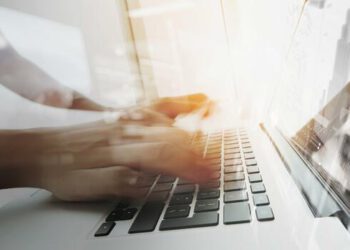 Jobs & Digitalization: Demand from digital professionals is falling