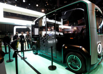 Mobileye founder criticizes Tesla and Mercedes