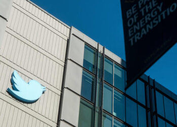 Twitter grants account backup via SMS only to subscription customers