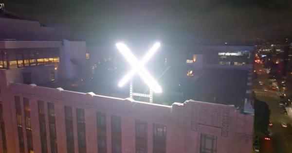 Elon Musk put a giant illuminated X in his offices and now he will be fined