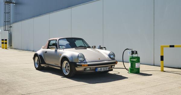 What are electric fuels (e-fuels) and why could they save the car from internal combustion?